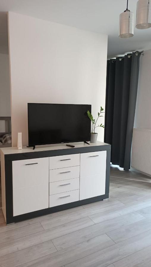 Apartment Z Ogrodkiem Na Warszawskiej Woli Warsaw Ngoại thất bức ảnh