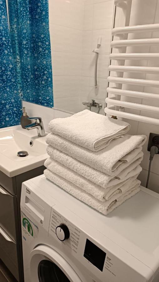 Apartment Z Ogrodkiem Na Warszawskiej Woli Warsaw Ngoại thất bức ảnh