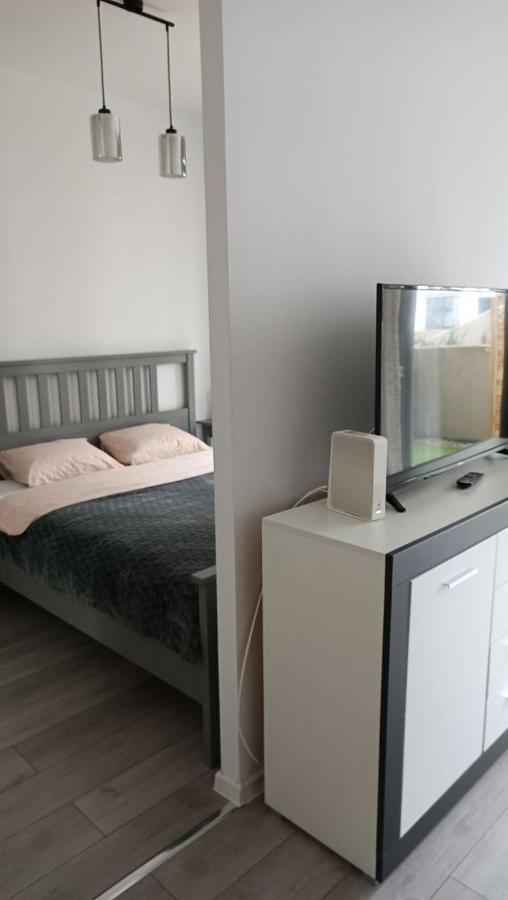 Apartment Z Ogrodkiem Na Warszawskiej Woli Warsaw Ngoại thất bức ảnh